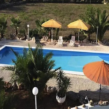 Trullo Vite Ceglie Messapica
